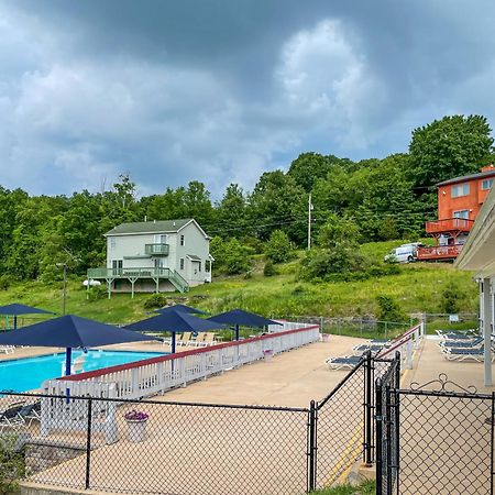 Premier Cozy Cabin - Free Amenities & Comm Indoor Pools Bushkill Exterior photo