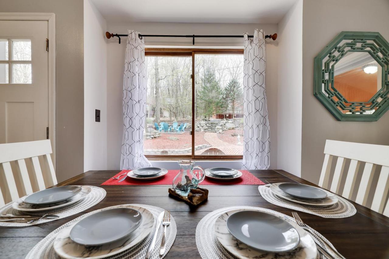 Premier Cozy Cabin - Free Amenities & Comm Indoor Pools Bushkill Exterior photo