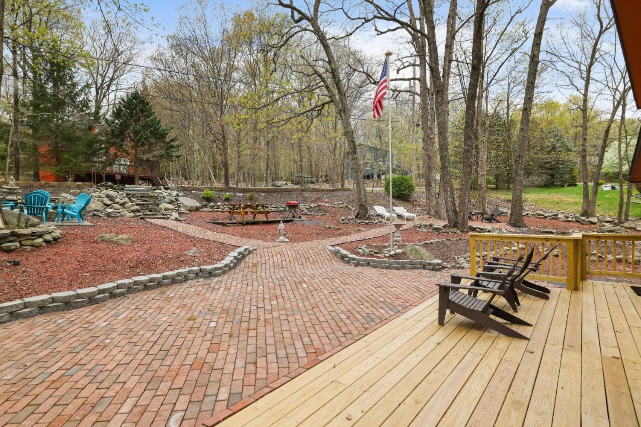 Premier Cozy Cabin - Free Amenities & Comm Indoor Pools Bushkill Exterior photo