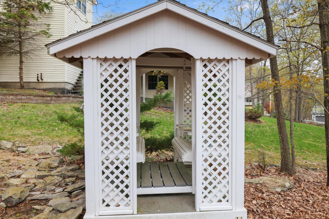 Premier Cozy Cabin - Free Amenities & Comm Indoor Pools Bushkill Exterior photo