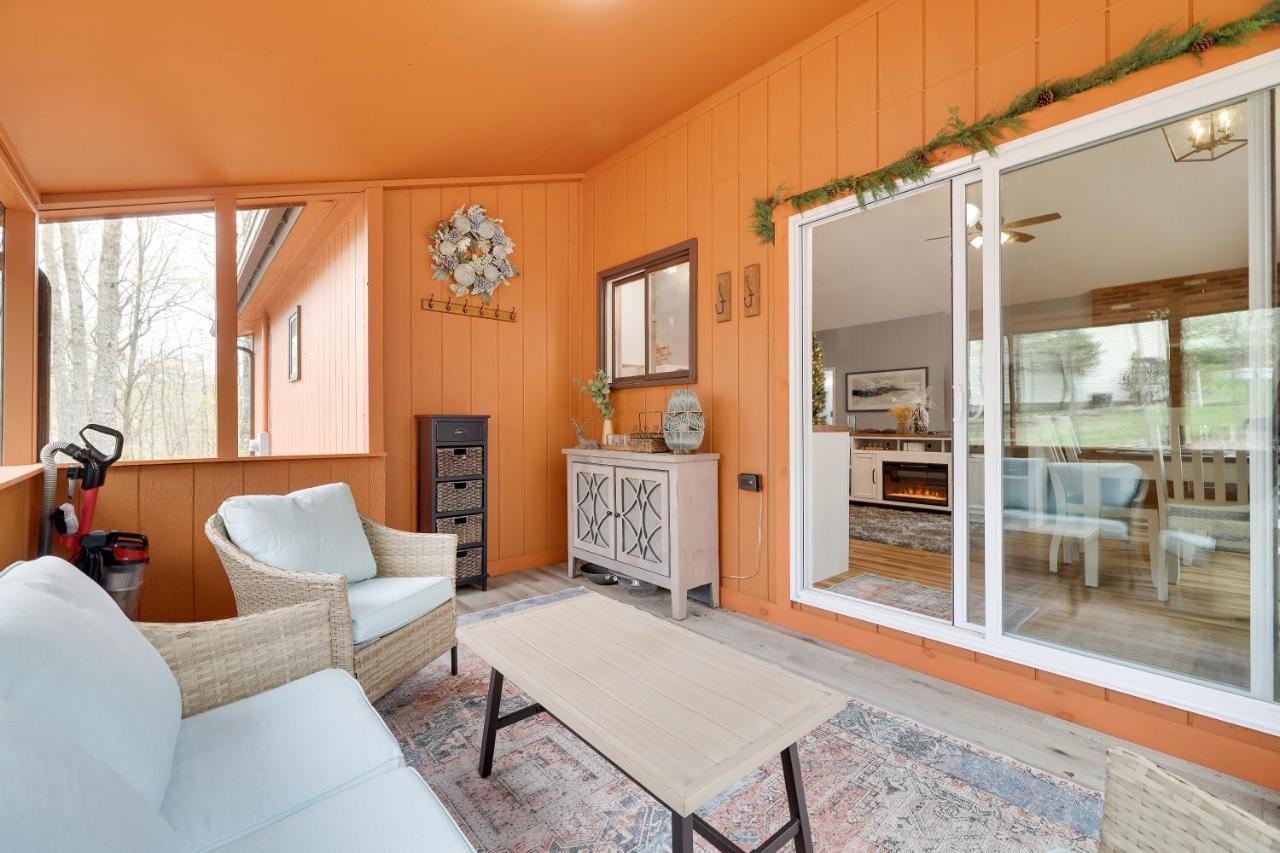 Premier Cozy Cabin - Free Amenities & Comm Indoor Pools Bushkill Exterior photo