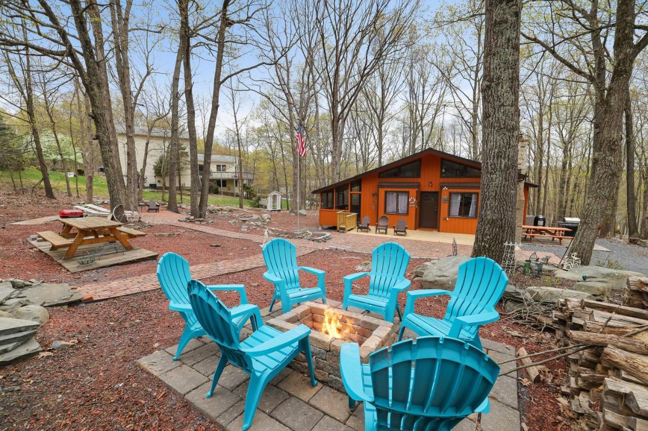 Premier Cozy Cabin - Free Amenities & Comm Indoor Pools Bushkill Exterior photo