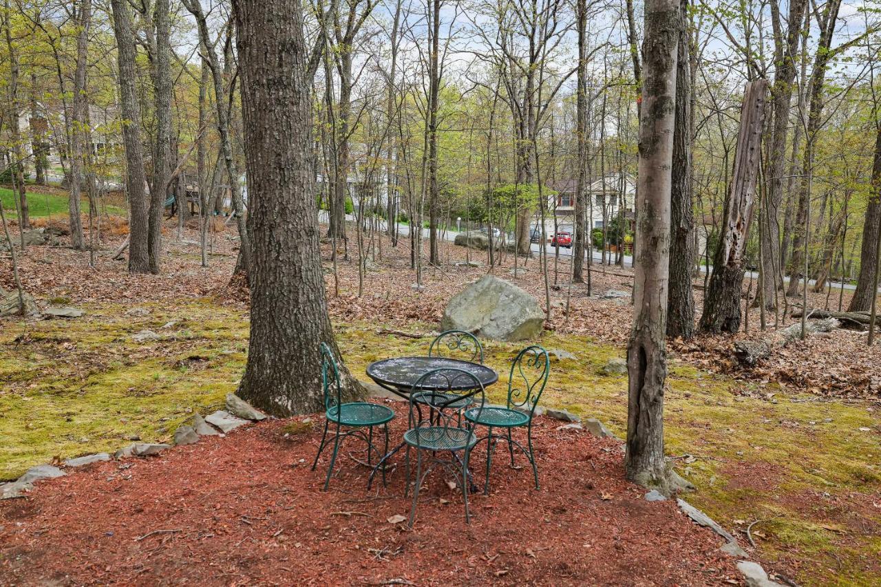 Premier Cozy Cabin - Free Amenities & Comm Indoor Pools Bushkill Exterior photo