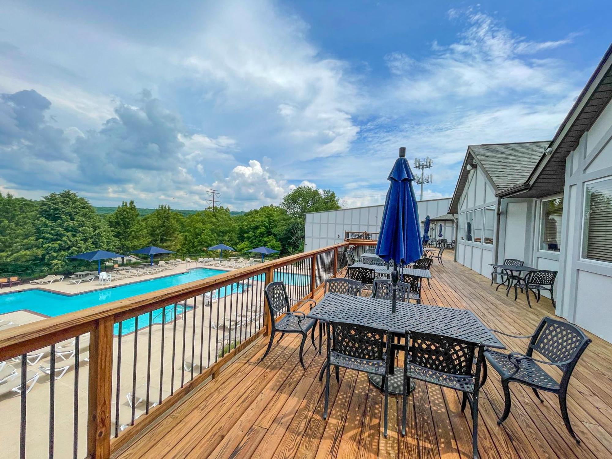 Premier Cozy Cabin - Free Amenities & Comm Indoor Pools Bushkill Exterior photo